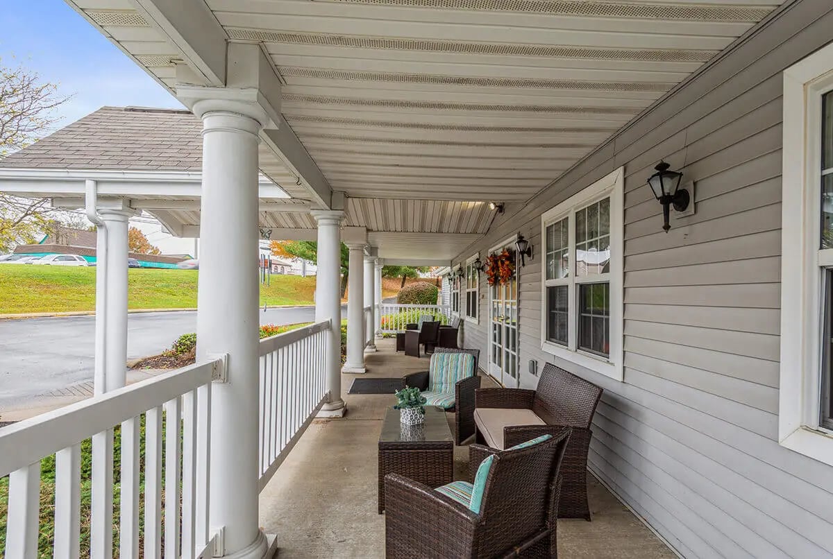 2_Porch-Jun-19-2023-06-59-15-6428-AM