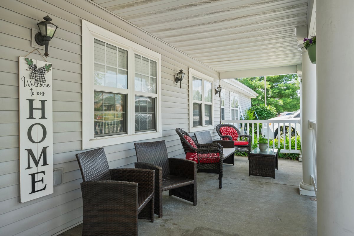 AGPL_AL_porch_030