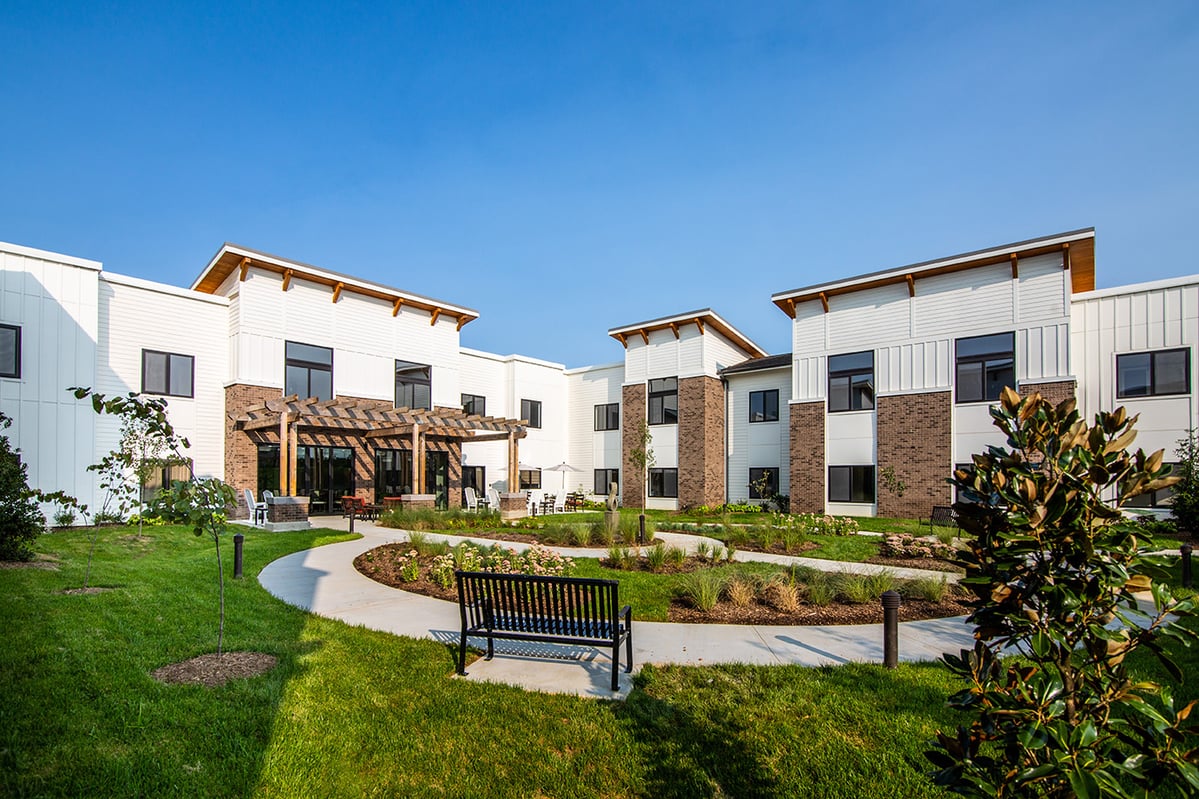 Outdoor-Seating-4_Preston-Greens-Senior-Living