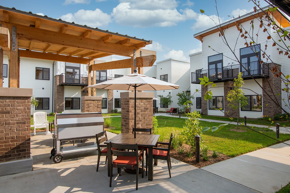 Outdoor-seating_Preston-Greens-Senior-Living